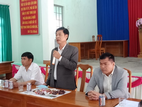 Đoàn Lãnh đạo của Huyện Eakar tổ chức đi thăm và chúc tết đầu năm 2021