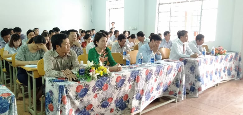 Khai giảng lớp bồi dưỡng dành cho cán bộ, công chức và viên chức lãnh đạo cấp phòng tổ chức tại huyện EaKar