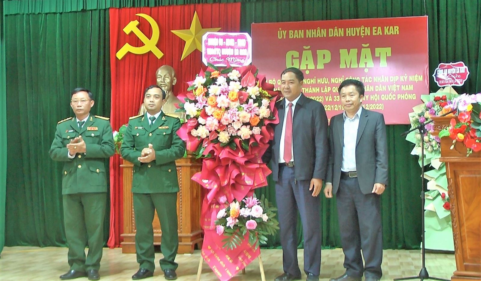 Gặp mặt cán bộ Quân đội nghỉ hưu, nghỉ công tác nhân dịp 22/12