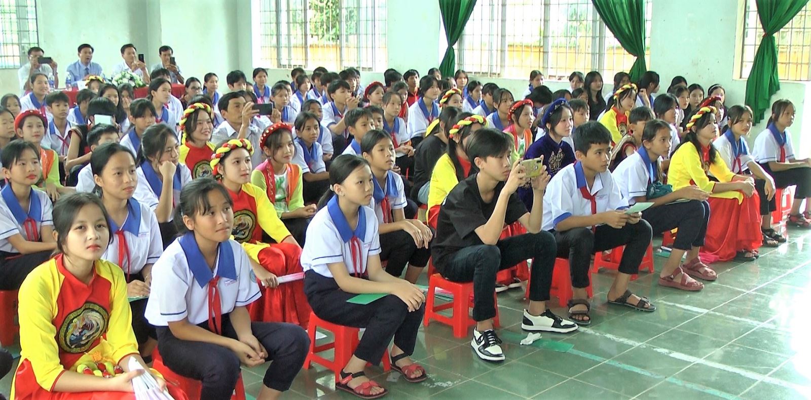Trường PTDT Nội trú THCS huyện Ea Kar tổ chức chương trình ngoại khóa cho học sinh với chủ đề “Tự hào phụ nữ Việt Nam”