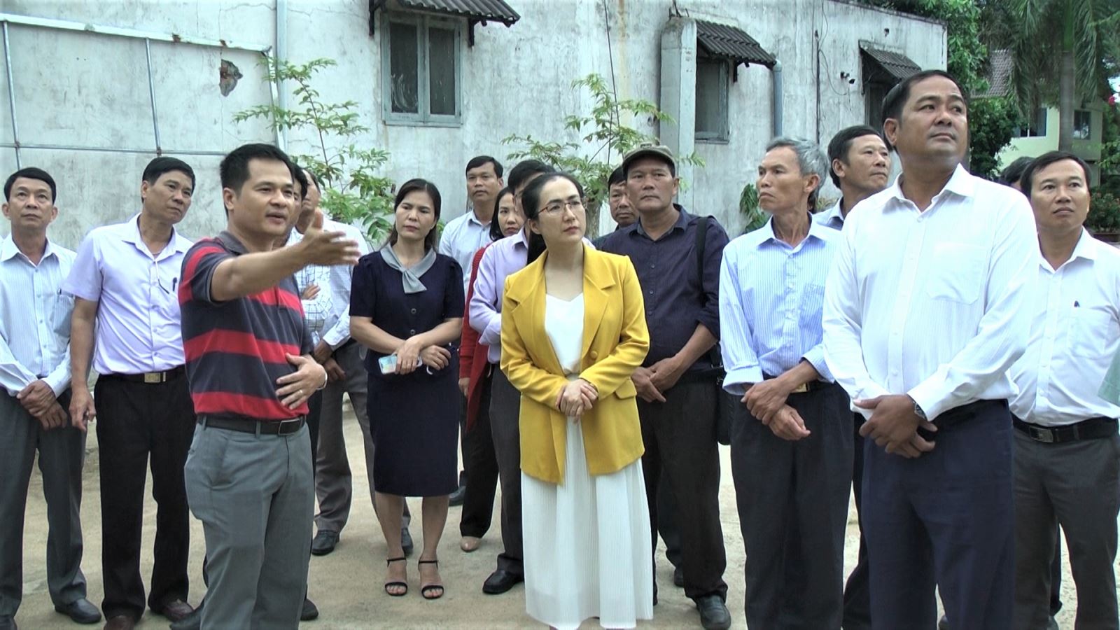 Đoàn công tác của Huyện Krông Năng trao đổi, học tập kinh nghiệm mô hình nông nghiệp tại huyện Ea Kar.