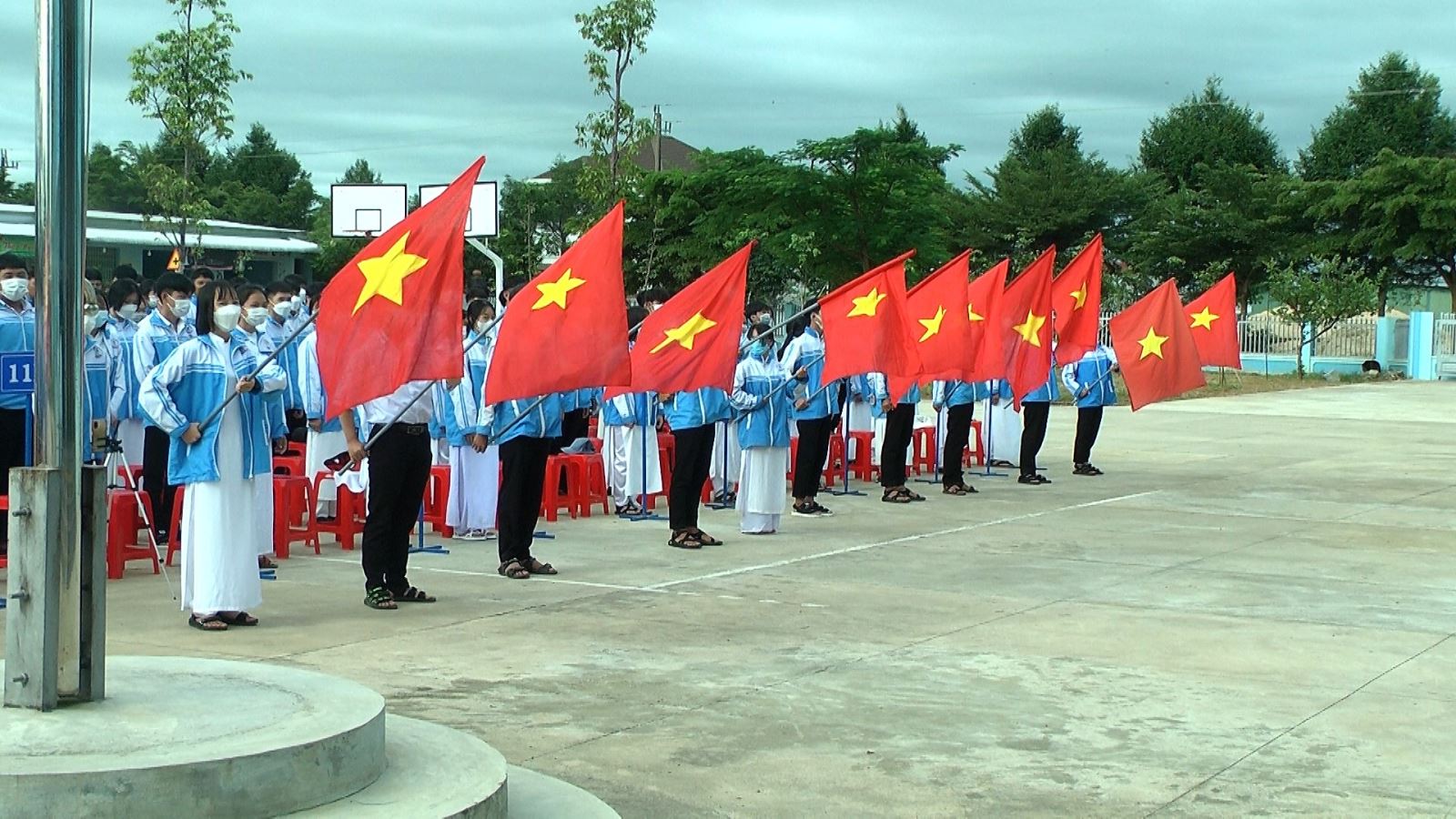 Hơn 37.100 trẻ mầm non, học sinh trên địa bàn huyện Ea Kar  Nô nức đến trường trong năm học mới 2022-2023.