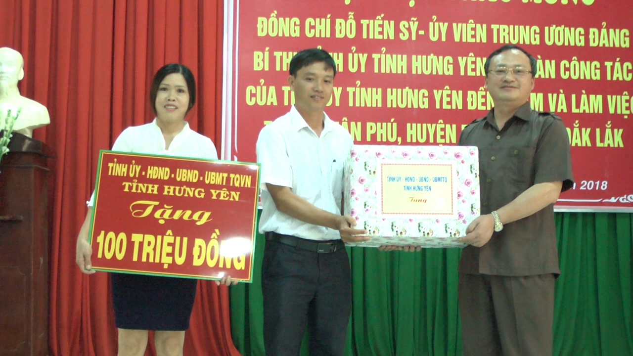 Đoàn công tác Tỉnh ủy Hưng Yên thăm, gặp gỡ với cán bộ và nhân dân xã Xuân Phú, huyện EaKar