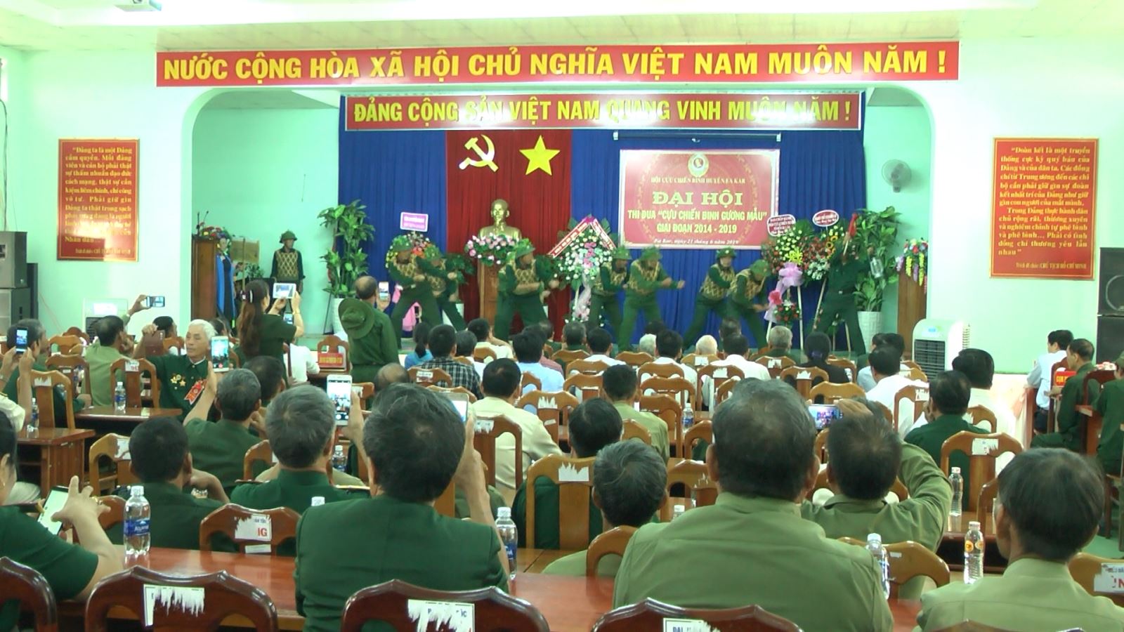 Toàn cảnh Đại hội