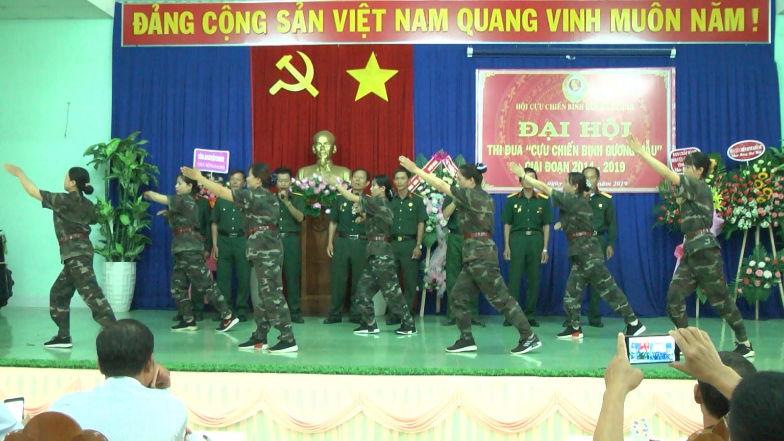 Một số tiết mục văn nghệ do các Cựu chiến binh các Hội cơ sở biểu diễn chúc mừng Đại hội