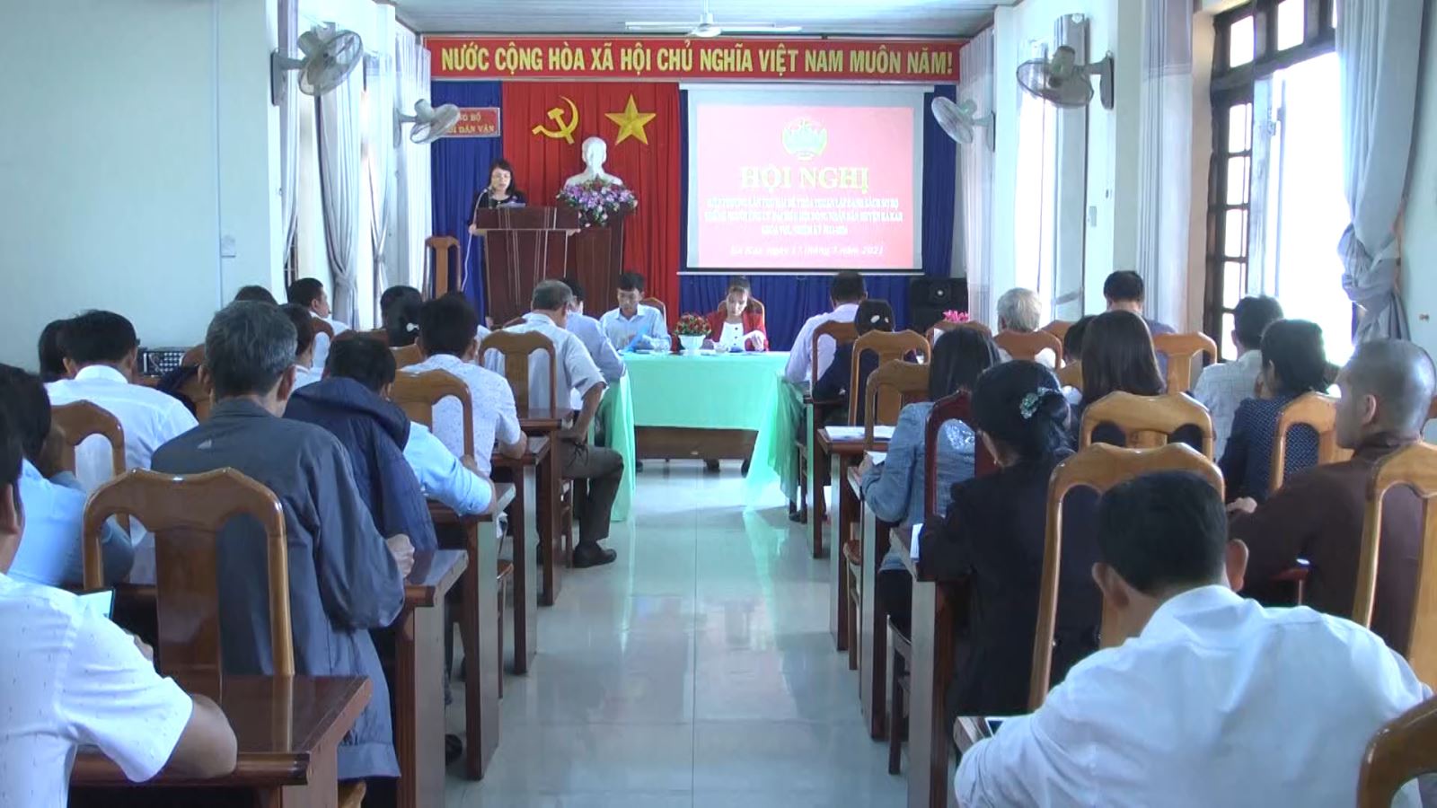 Hội nghị hiệp thương lần thứ hai để thỏa thuận lập danh sách sơ bộ những người ứng cử đại biểu HĐND huyện EaKar, nhiệm kỳ 2021 - 2026.