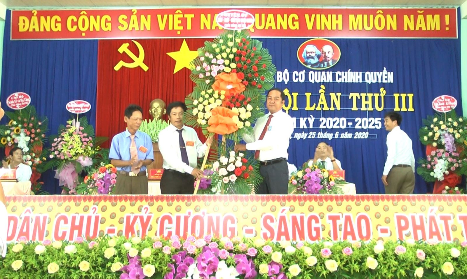 Đảng bộ cơ quan chính quyền tổ chức Đại hội lần thứ III, nhiệm kỳ 2020-2025.