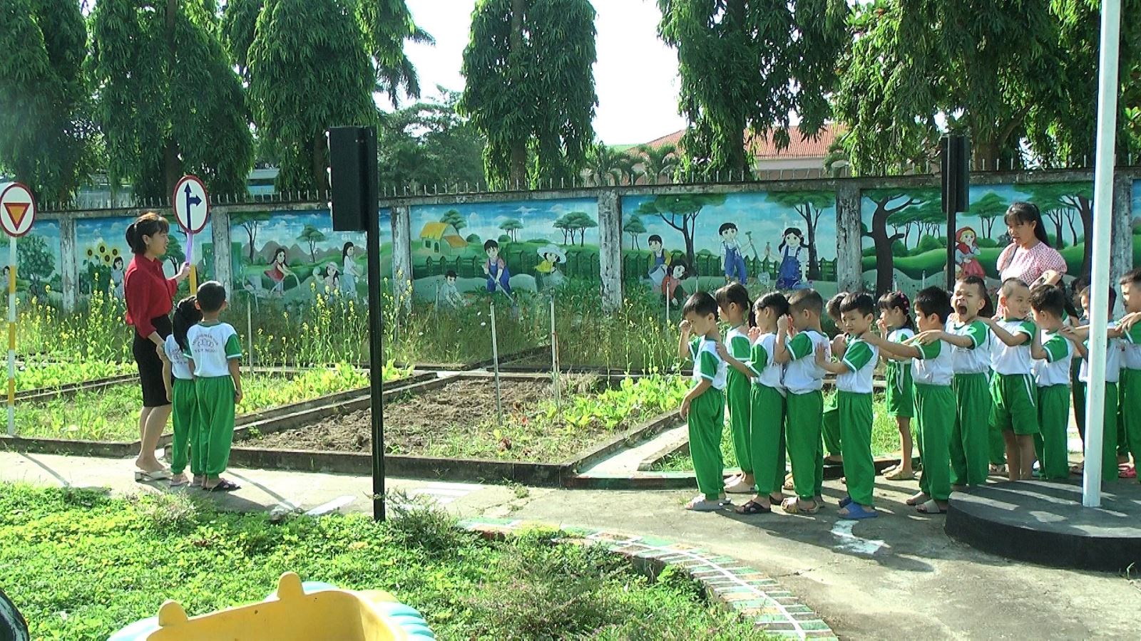 Trường Mầm non Tuổi Ngọc, xã Ea Ô nâng cao chất lượng  nuôi dưỡng chăm sóc, giáo dục trẻ