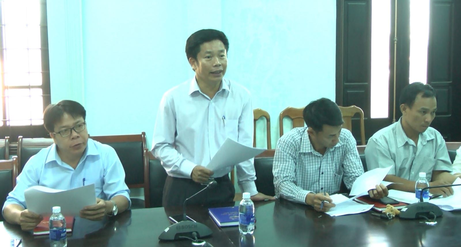 Đồng chí Nguyễn Văn Hà – Phó BTHU, Chủ tịch UBND huyện EaKar phát biểu tại buổi làm việc