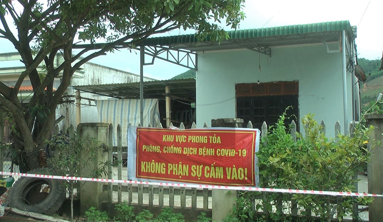 Xã Cư Yang kịp thời phong tỏa các điểm ghi nhận  trường hợp nhiễm Covid-19 trên địa bàn.