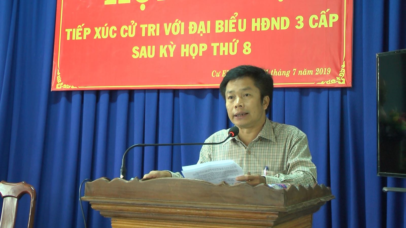 Đại biểu HĐND 3 cấp tiếp xúc cử tri tại xã Cư Elang  sau kỳ họp thứ 8