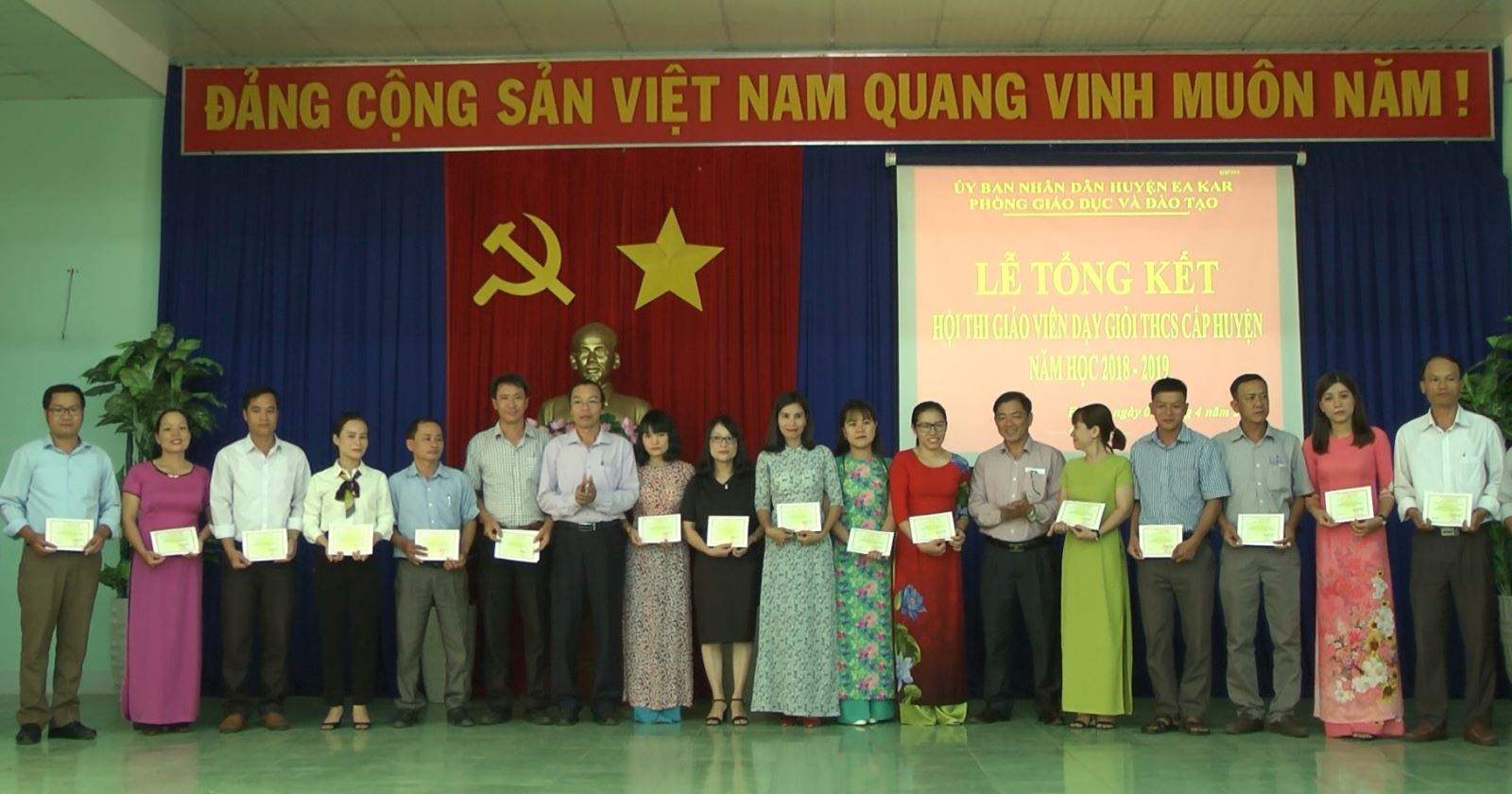 Tổng kết Hội thi giáo viên dạy giỏi cấp THCS huyện EaKar năm học (2018 – 2019)