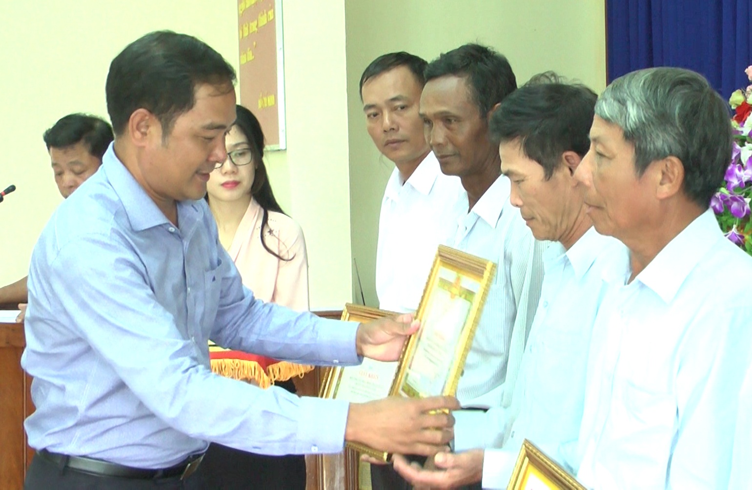 Huyện EaKar tổng kết 15 năm hoạt động của đội công tác phát động quần chúng và sơ kết công tác dân vận; thực hiện quy chế dân chủ ở cơ sở 6 tháng đầu năm 2019.