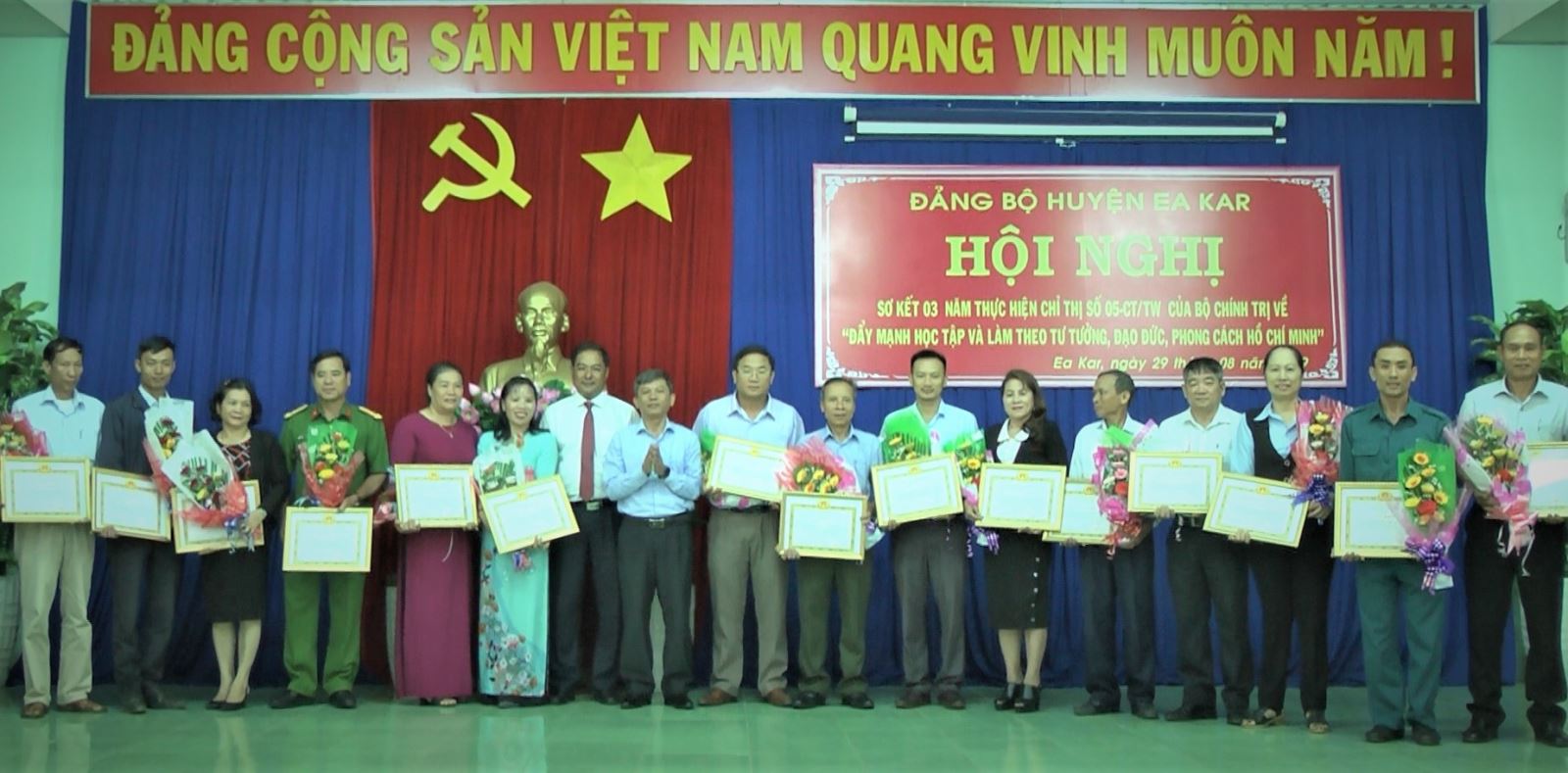 Huyện ủy Ea Kar: Sơ kết 3 năm thực hiện Chỉ thị số 05-CT/TW của Bộ Chính trị