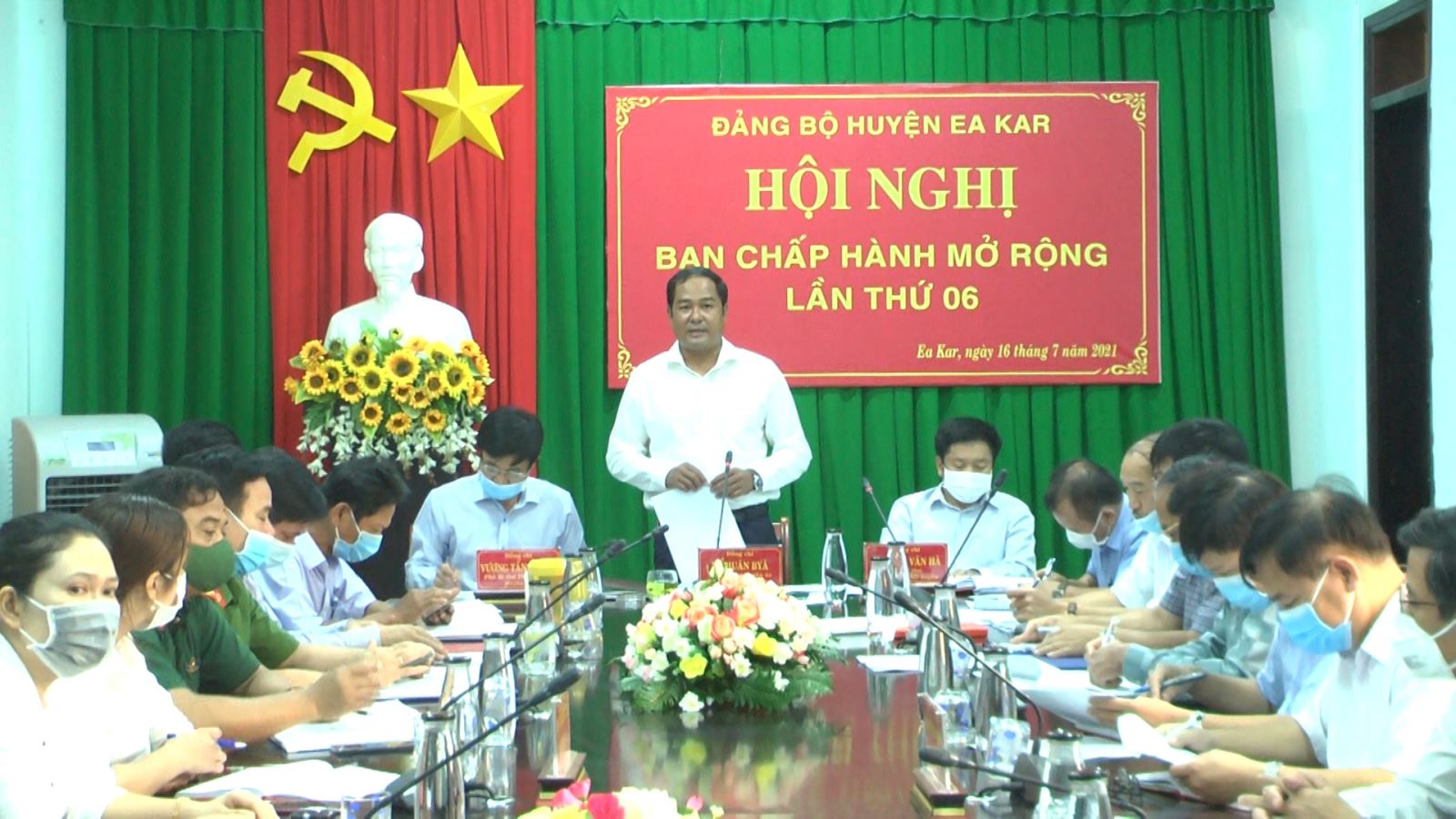 Đảng bộ huyện Ea Kar tổ chức Hội nghị trực tuyến Ban chấp hành mở rộng lần thứ 6.