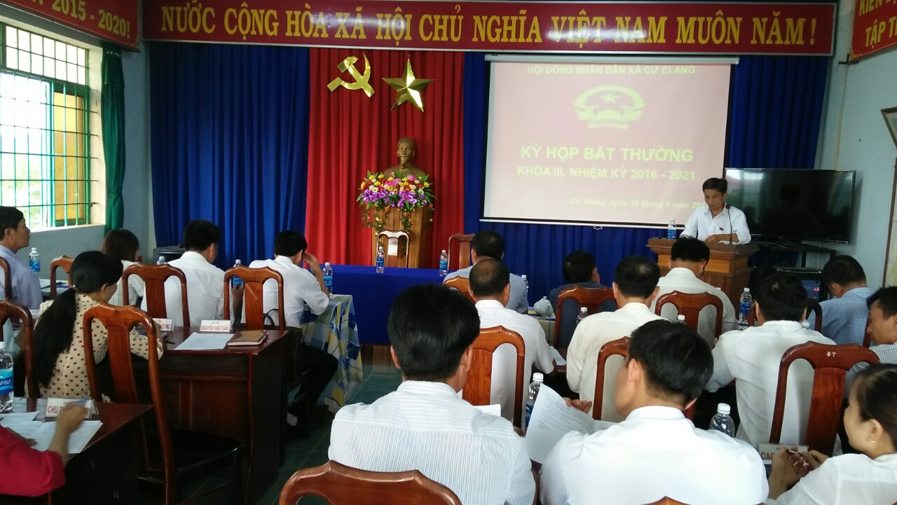 Kỳ họp bất thường Hội đồng nhân dân xã Cư Elang khoá III, nhiệm kỳ 2016-2021