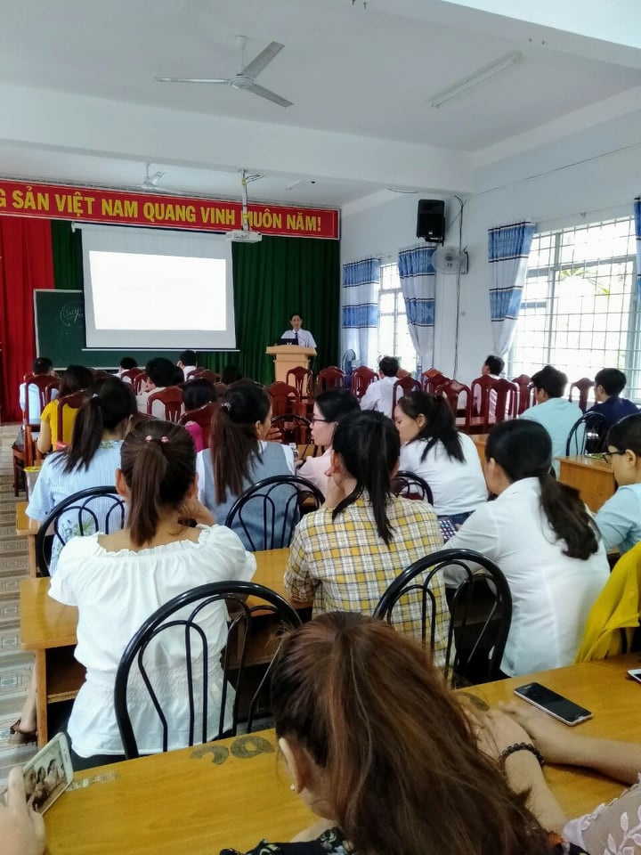 Huyện Ea Kar tổ chức bế giảng lớp bồi dưỡng lý luận chính trị cho đảng viên mới đợt III năm 2019.