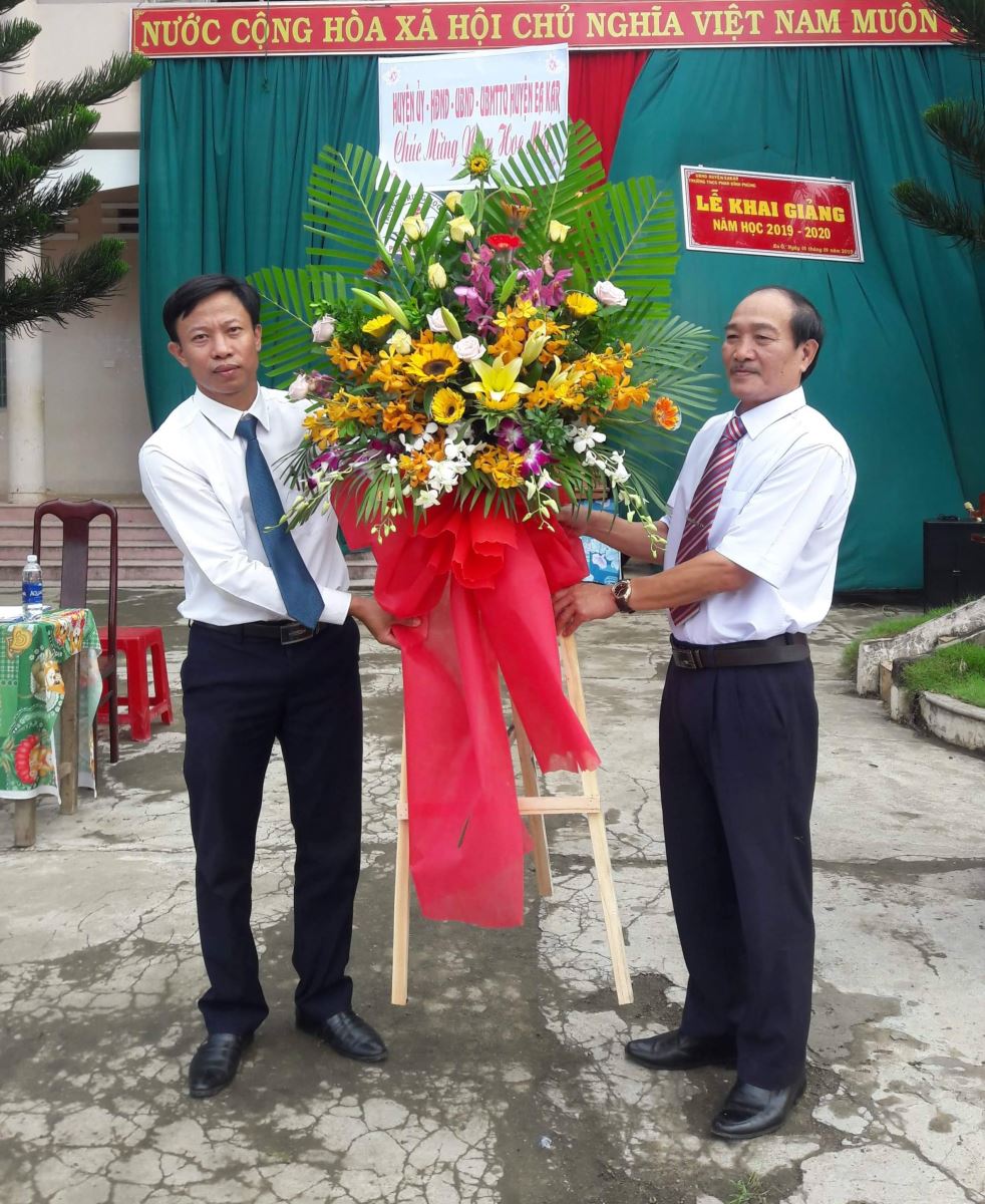 Trường THCS Phan Đình Phùng, xã Ea Ô  khai giảng năm học mới 2019 – 2020