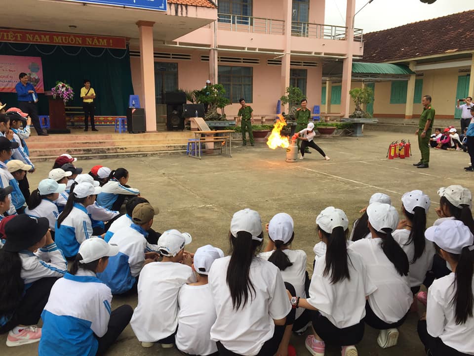 Huyện đoàn Ea Kar tổ chức chương trình Một ngày trải nghiệm
