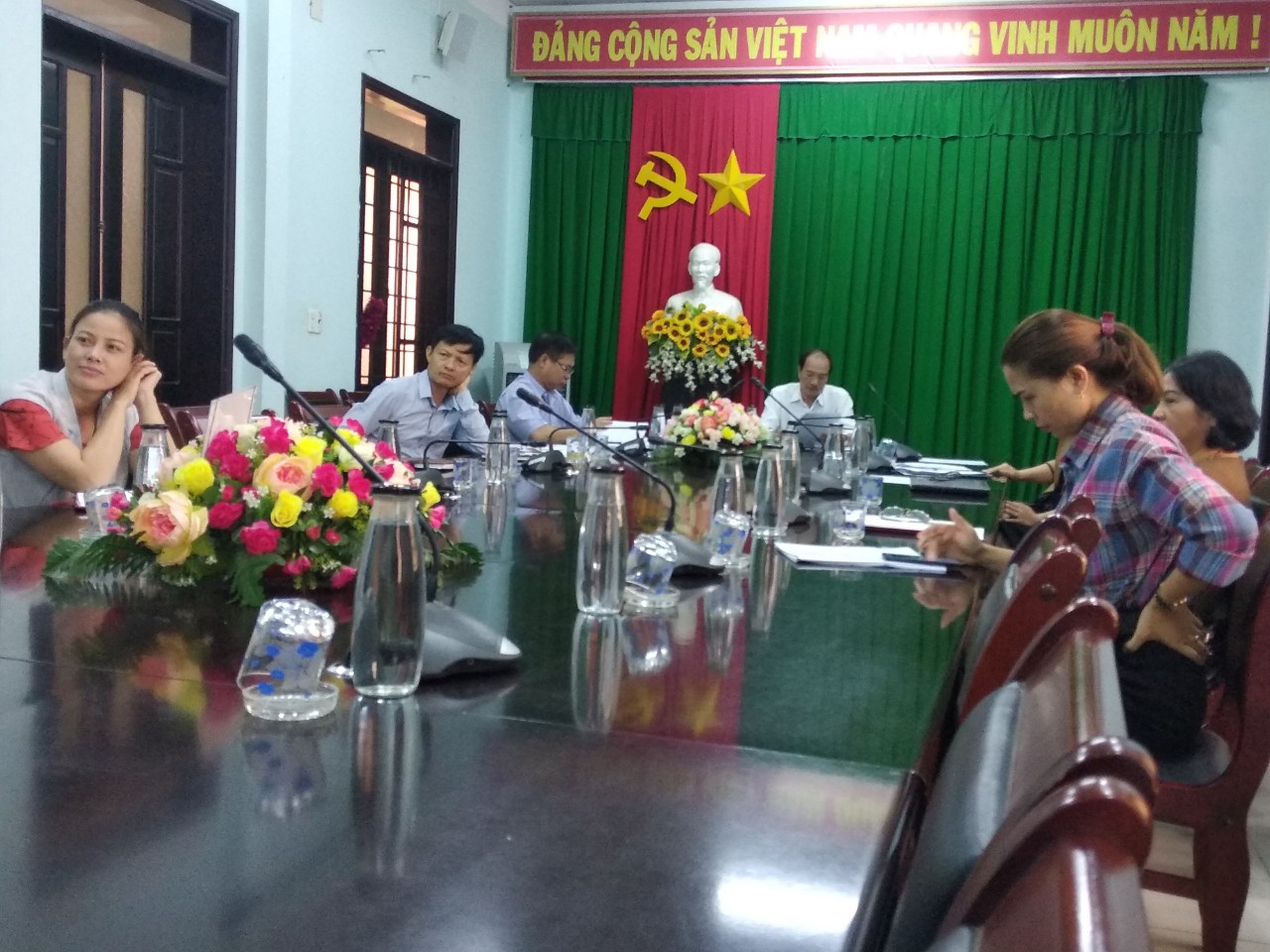Huyện Ea Kar tham dự họp thường kỳ tháng 9 trực tuyến của UBND tỉnh
