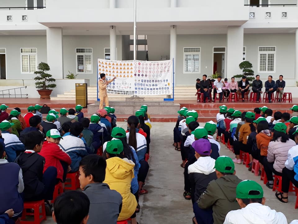 Truyên truyền pháp luật về trật tự an toàn giao thông cho học sinh