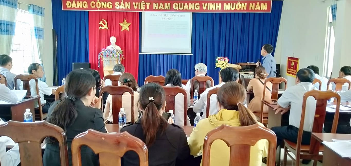 Trung tâm Y tế huyện tổ chức Hội nghị triển khai thực hiện chương trình “ Mở rộng quy mô vệ sinh và nước sạch nông thôn dựa trên kết quả” năm 2019.