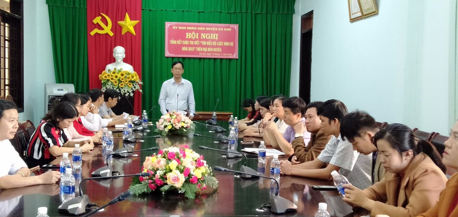 UBND huyện EaKar tổ chức tổng kết, trao giải Cuộc thi viết “ Tìm hiểu Bộ luật Hình sự năm 2015” cấp huyện