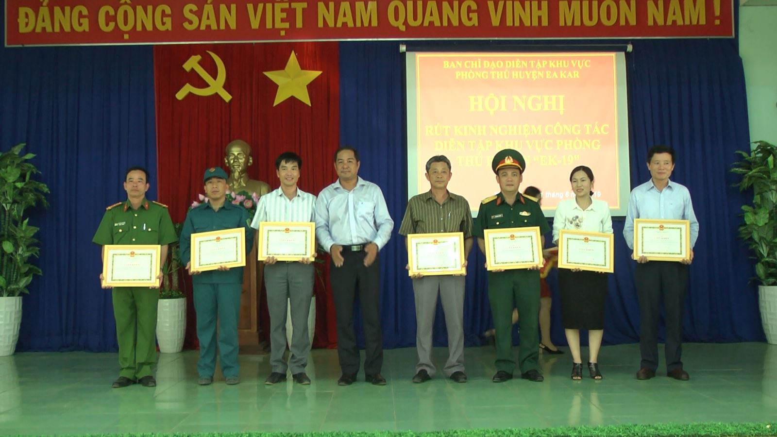 Hội nghị tổng kết rút kinh nghiệm diễn tập khu vục phòng thủ  huyện EaKar, năm 2019
