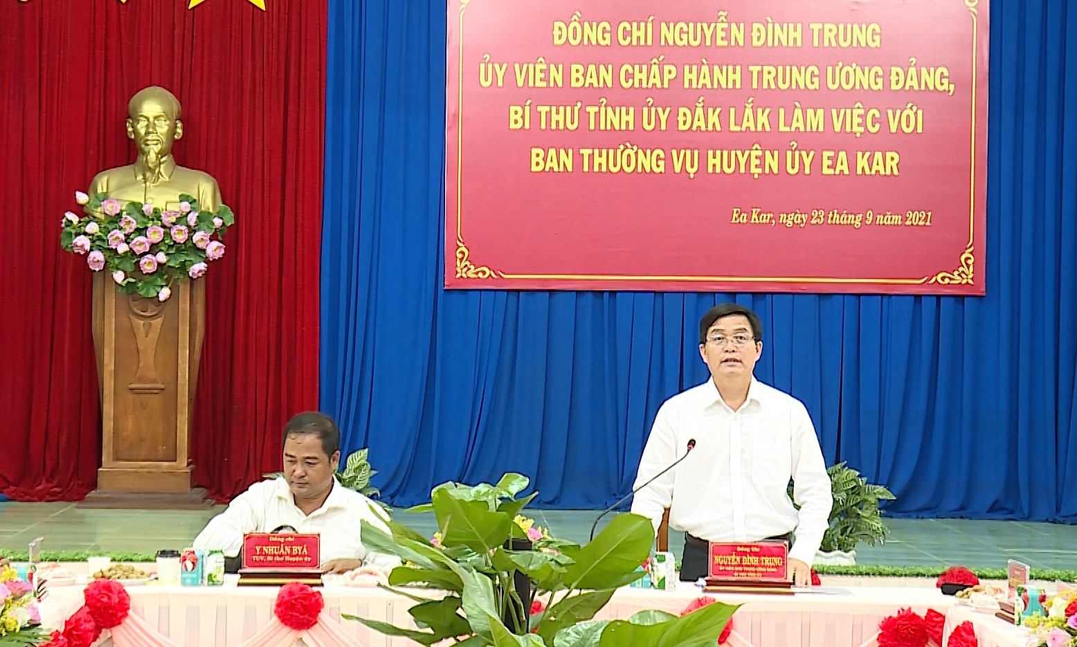 Huyện ủy Ea Kar tiếp và làm việc với đoàn công tác của Ban Thường vụ Tỉnh ủy Đắk Lắk