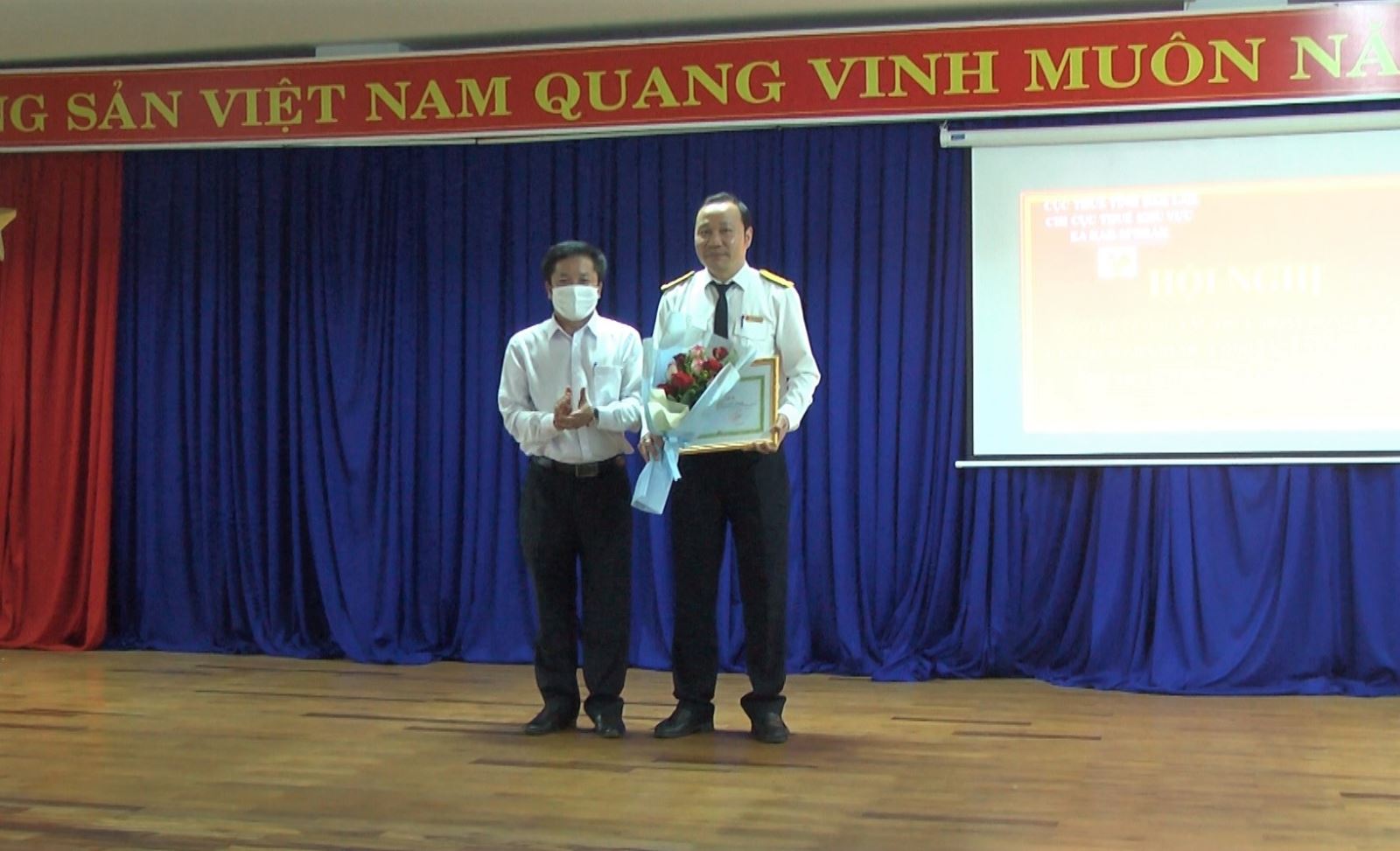 Chi cục Thuế khu vực Ea Kar – MĐrắk  tổng kết công tác thuế năm 2021.