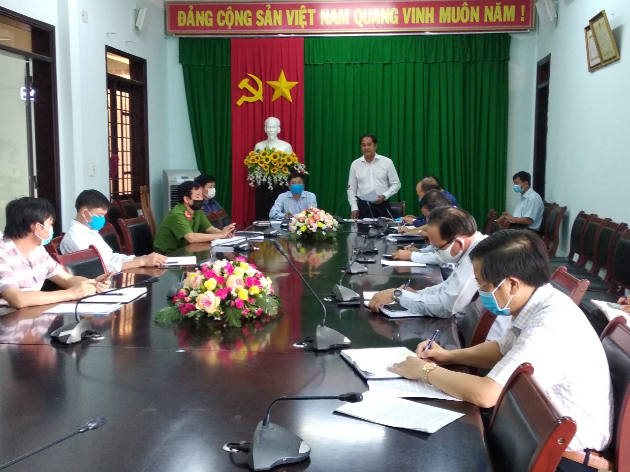UBND huyện họp trực tuyến thường kỳ tháng 3/2020