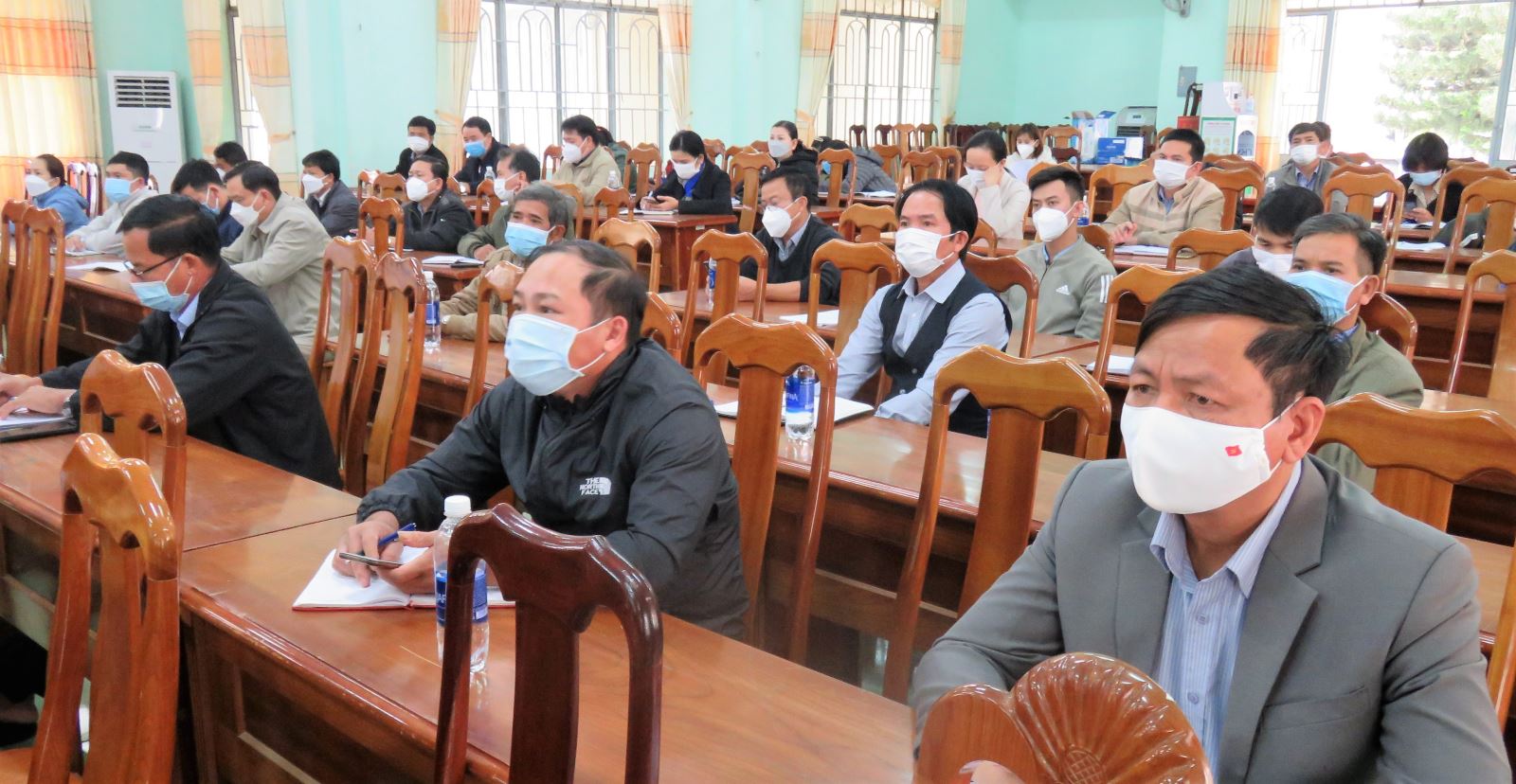 Tập huấn hướng dẫn thiết lập trạm y tế lưu động và điều trị F0 tại nhà