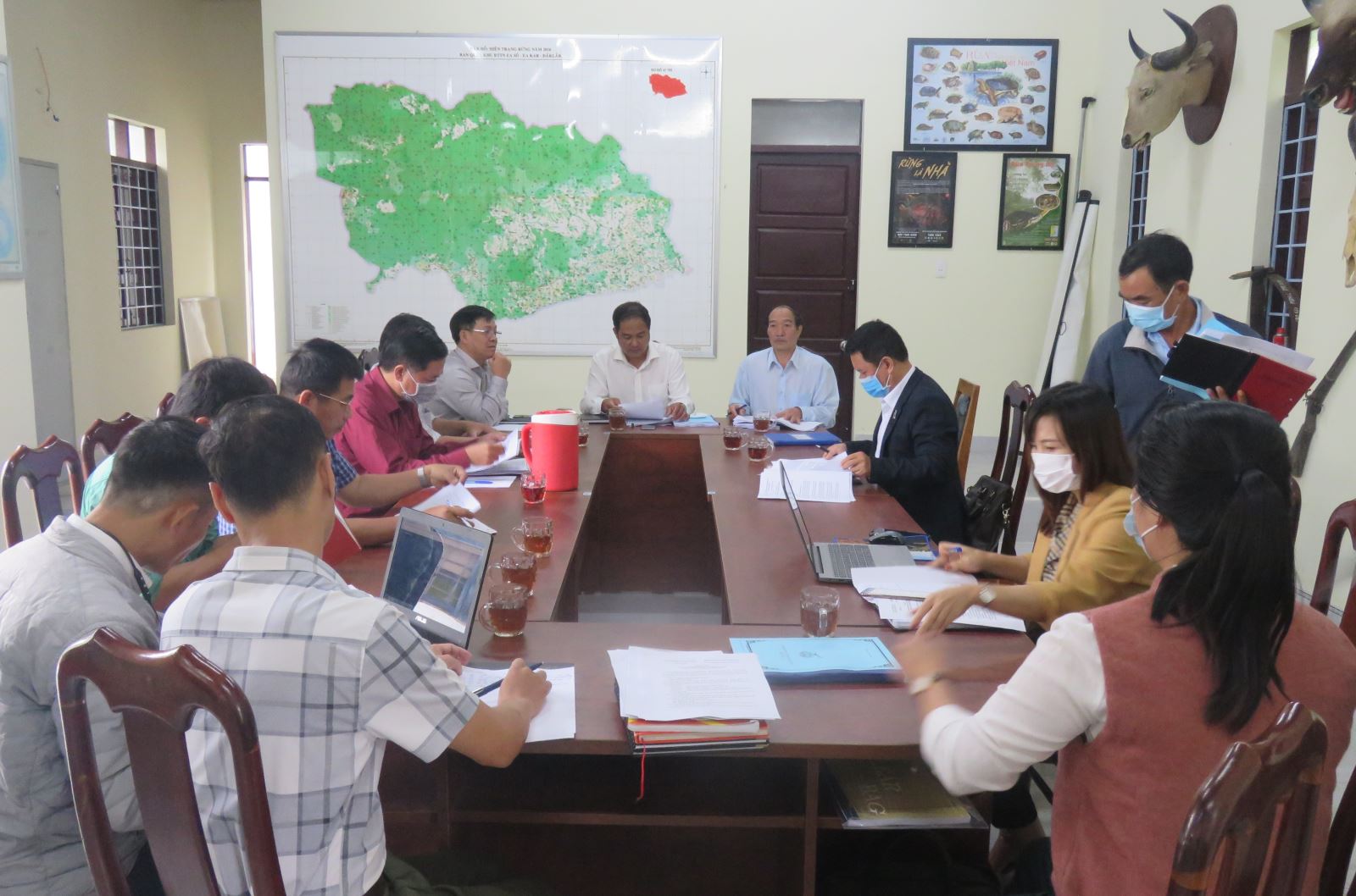 Ban chỉ đạo 333 của Huyện ủy Ea Kar kiểm tra việc thực hiện nhiệm vụ quản lý, bảo vệ rừng tại Đảng bộ, cơ quan Khu Bảo tồn thiên nhiên Ea Sô.