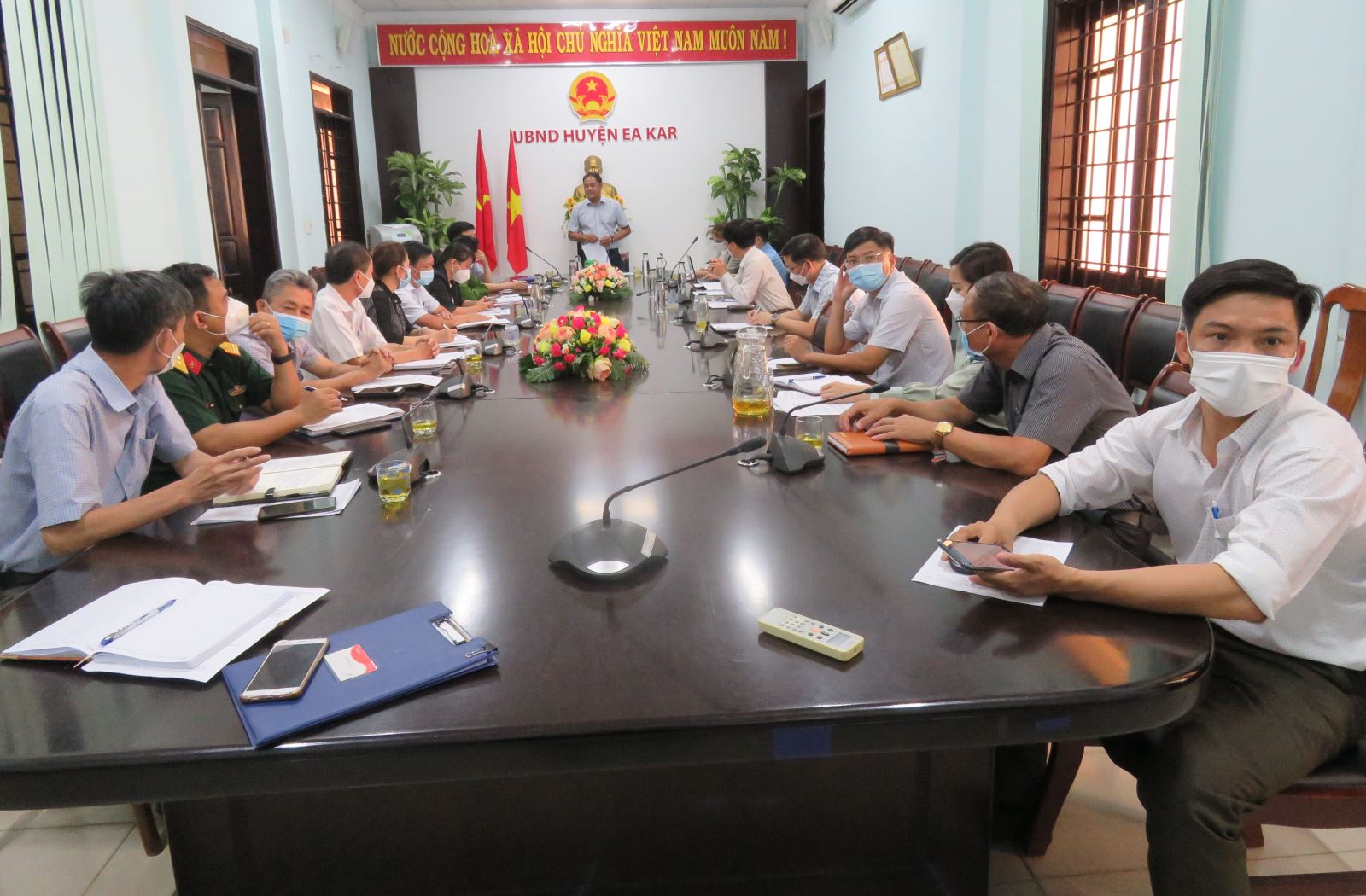 Huyện Ea Kar họp trực tuyến triển khai công tác phòng, chống dịch Covid-19 trên địa bàn huyện.