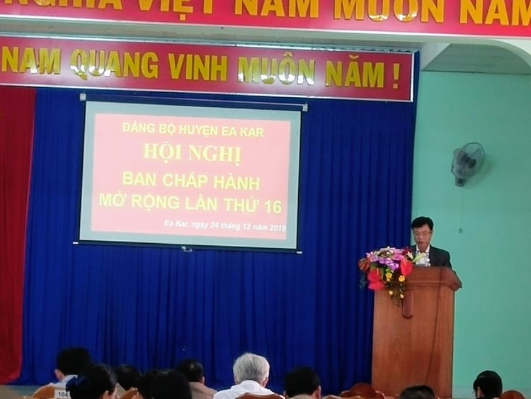 HỘI NGHỊ BAN CHẤP HÀNH ĐẢNG BỘ HUYỆN EA KAR  LẦN THỨ 16, KHÓA VIII (MỞ RỘNG)