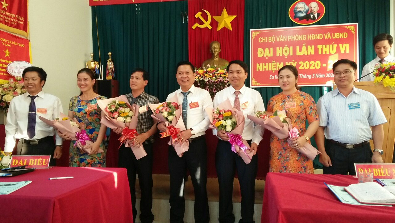 Đại hội Chi bộ Văn phòng HĐND&UBND huyện nhiệm kỳ 2020 - 2022
