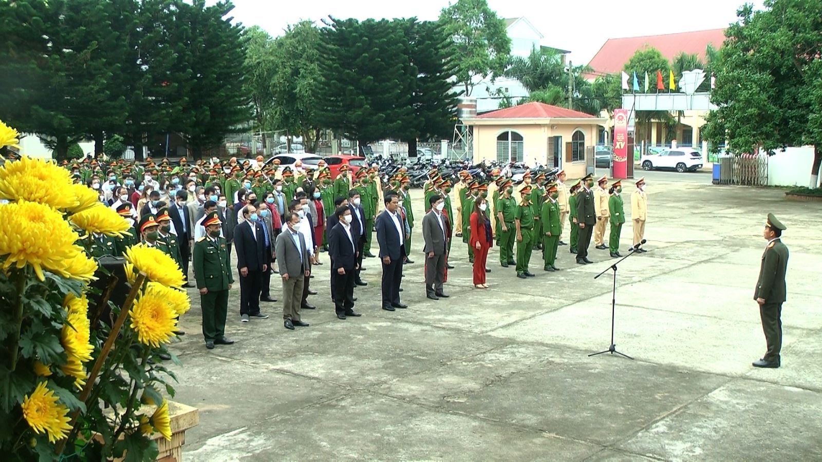 Huyện Ea Kar tổ chức Lễ chào cờ đầu năm Nhâm Dần 2022