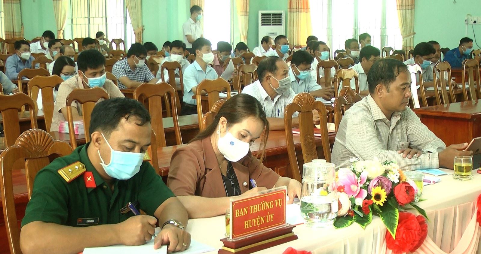 Hội nghị trực tuyến thông báo nhanh kết quả Hội nghị lần thứ tư Ban Chấp hành Trung ương Đảng khóa XIII; quán triệt một số văn bản của Đảng.