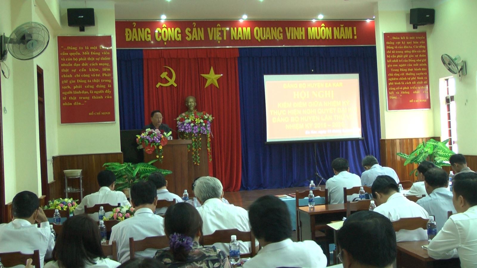 Đảng bộ huyện EaKar Sơ kết giữa nhiệm kỳ (2015 – 2020)  thực hiện Nghị quyết Đại hội lần thứ VIII
