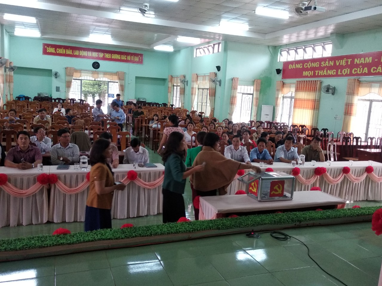 Huyện Ea Kar tham dự hội nghị trực tuyến toàn quốc ngành giáo dục năm 2020