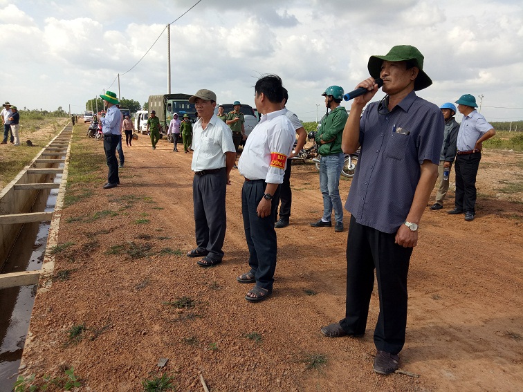 Cưỡng chế thu hồi đất đối với 3 hộ dân, tại xã Cư Elang, huyện EaKar.