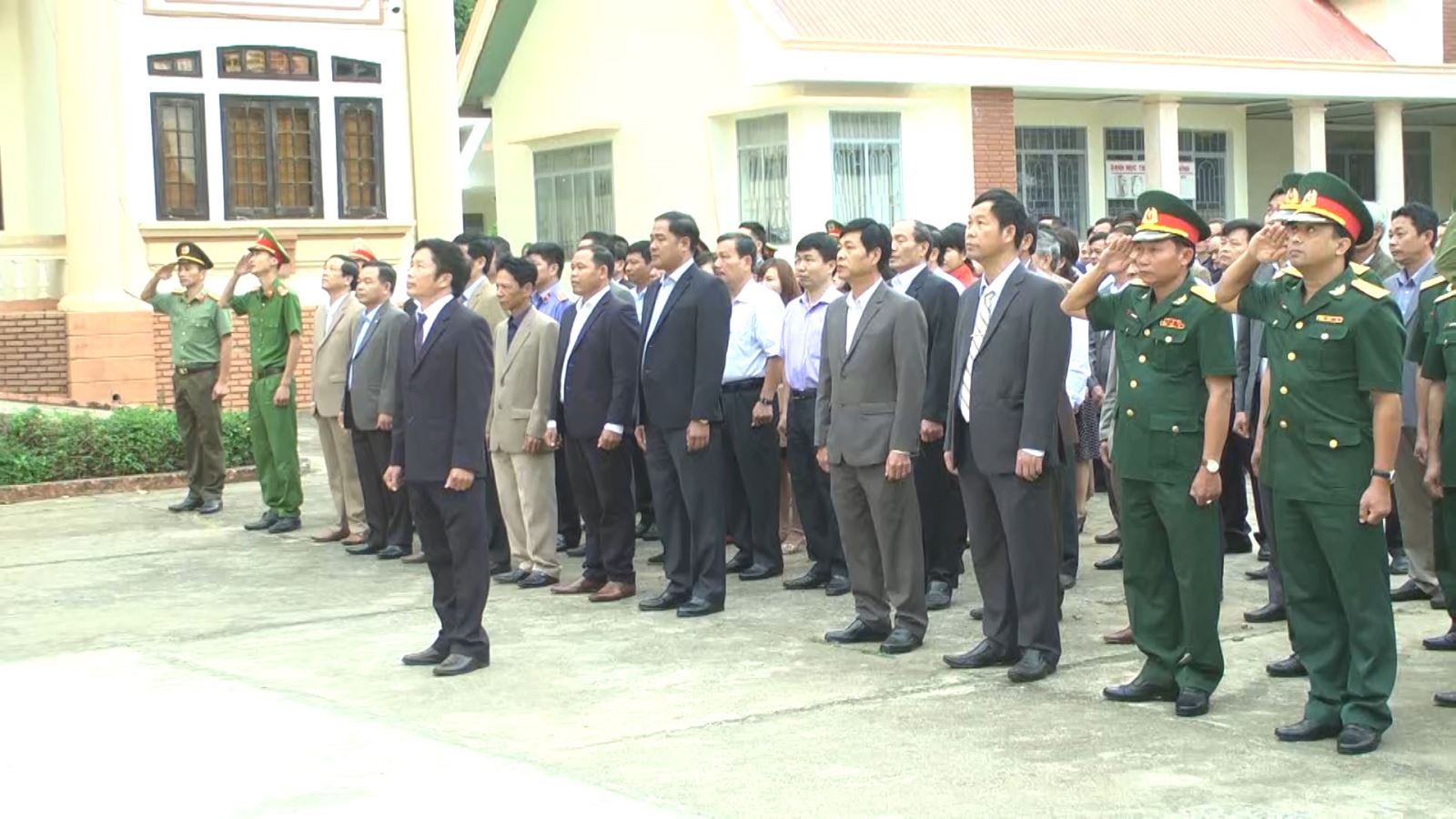 Huyện Ea Kar: Tổ chức lễ Chào cờ đầu xuân Canh Tý 2020