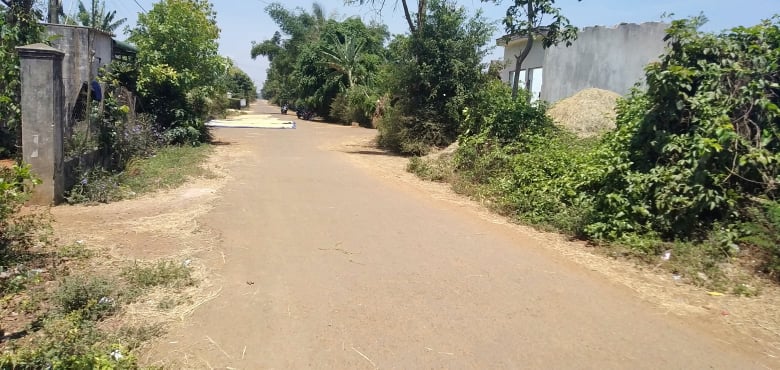 Bà con nhân dân tại 6 buôn đồng bào DTTS tại chỗ - thị trấn EaKar thực hiện nghiêm cách ly toàn toàn xã hội