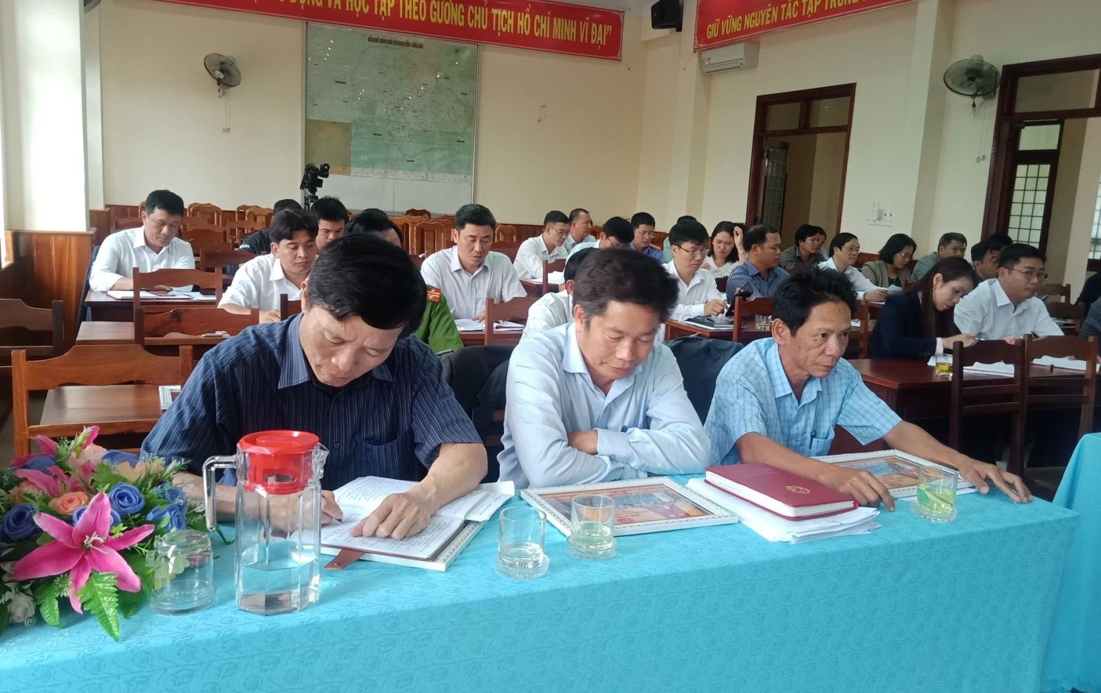 Hội nghị  BCH Mở rộng Đảng bộ huyện EaKar lần thứ 3