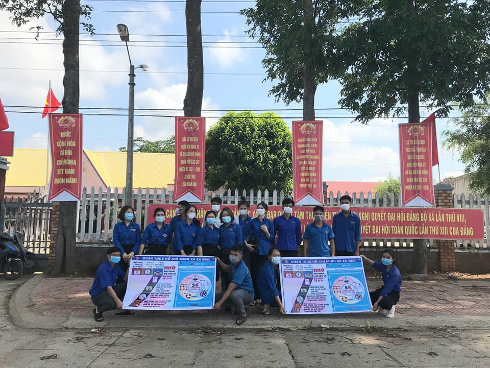 Đoàn cơ sở xã Ea Đar  tổ chức ra quân tuyên truyền công tác bầu cử gắn với phòng chống dịch Covid 19 trên địa bàn.