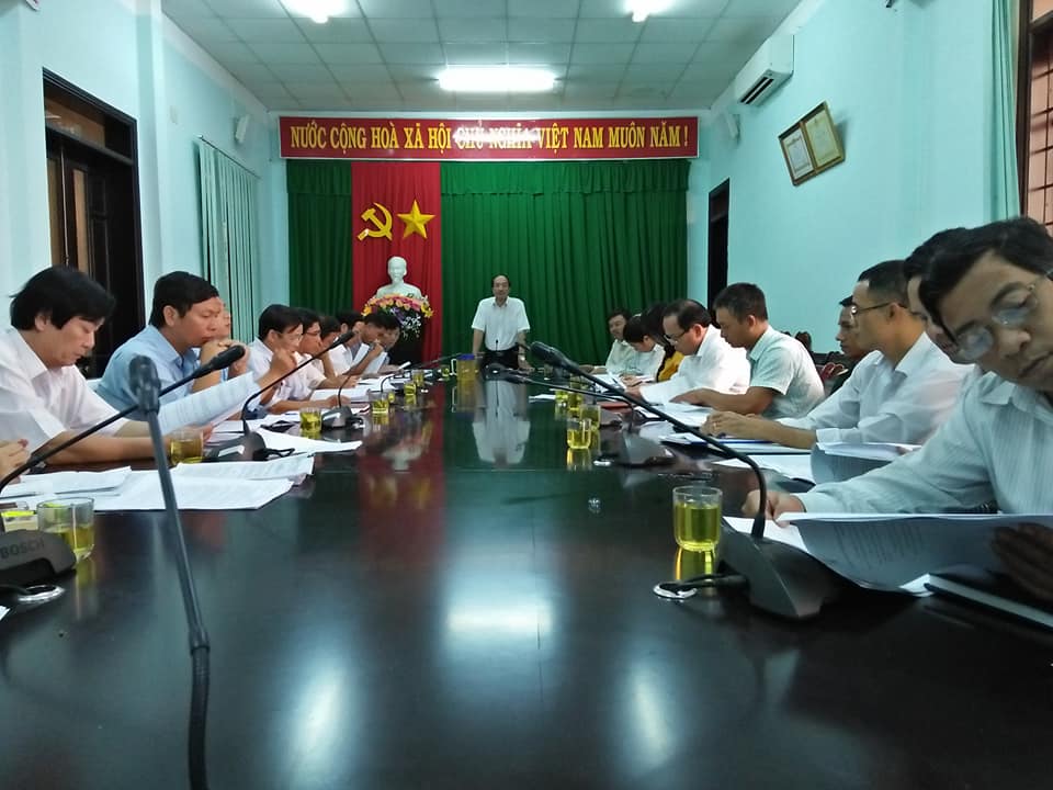 Họp thẩm tra xã đạt chuẩn nông thôn mới