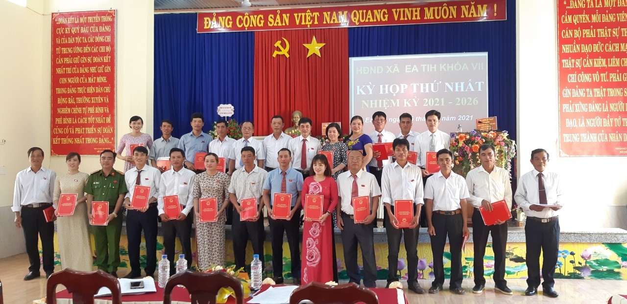 Kỳ họp thứ nhất HĐND xã Ea Tih khóa VII, nhiệm kỳ 2021-2026
