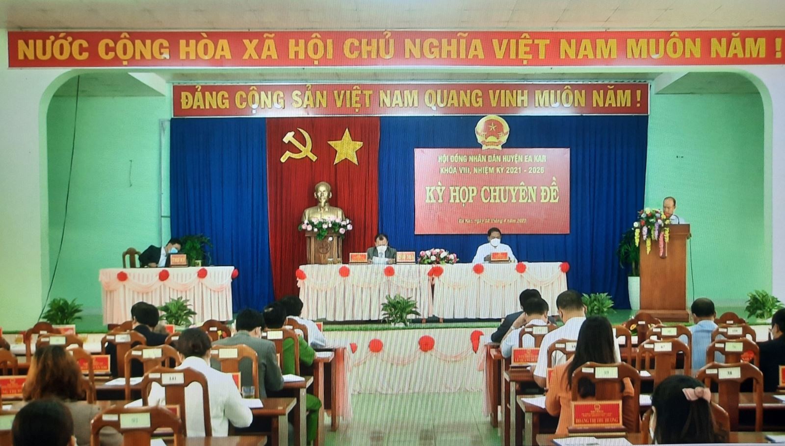  HĐND huyện EaKar khóa VIII, nhiệm kỳ 2021- 2026 tổ chức Kỳ Họp chuyền đề
