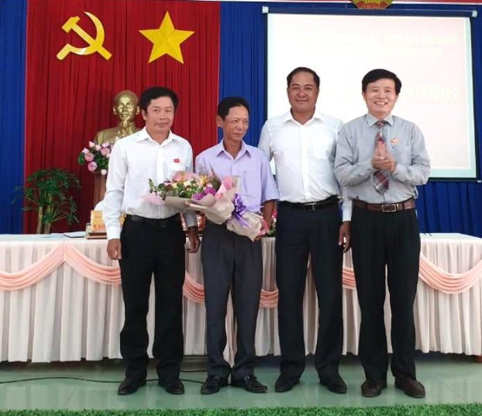 HĐND huyện EaKar khóa VII, nhiệm kỳ 2016 – 2021 tổ chức kỳ họp bất thường
