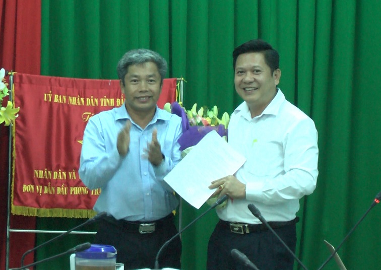 Bổ nhiệm Chánh Văn phòng UBND huyện EaKar